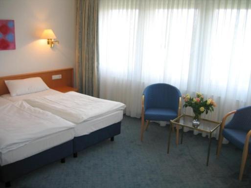 Gildenhof An Den Westfalenhallen Dortmund Room photo